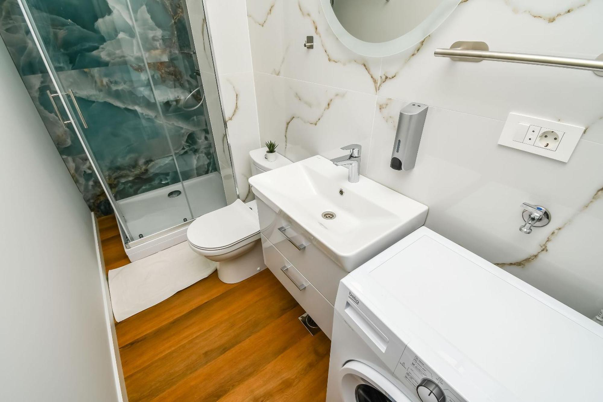 Apartments Neli โตรกีร์ ภายนอก รูปภาพ