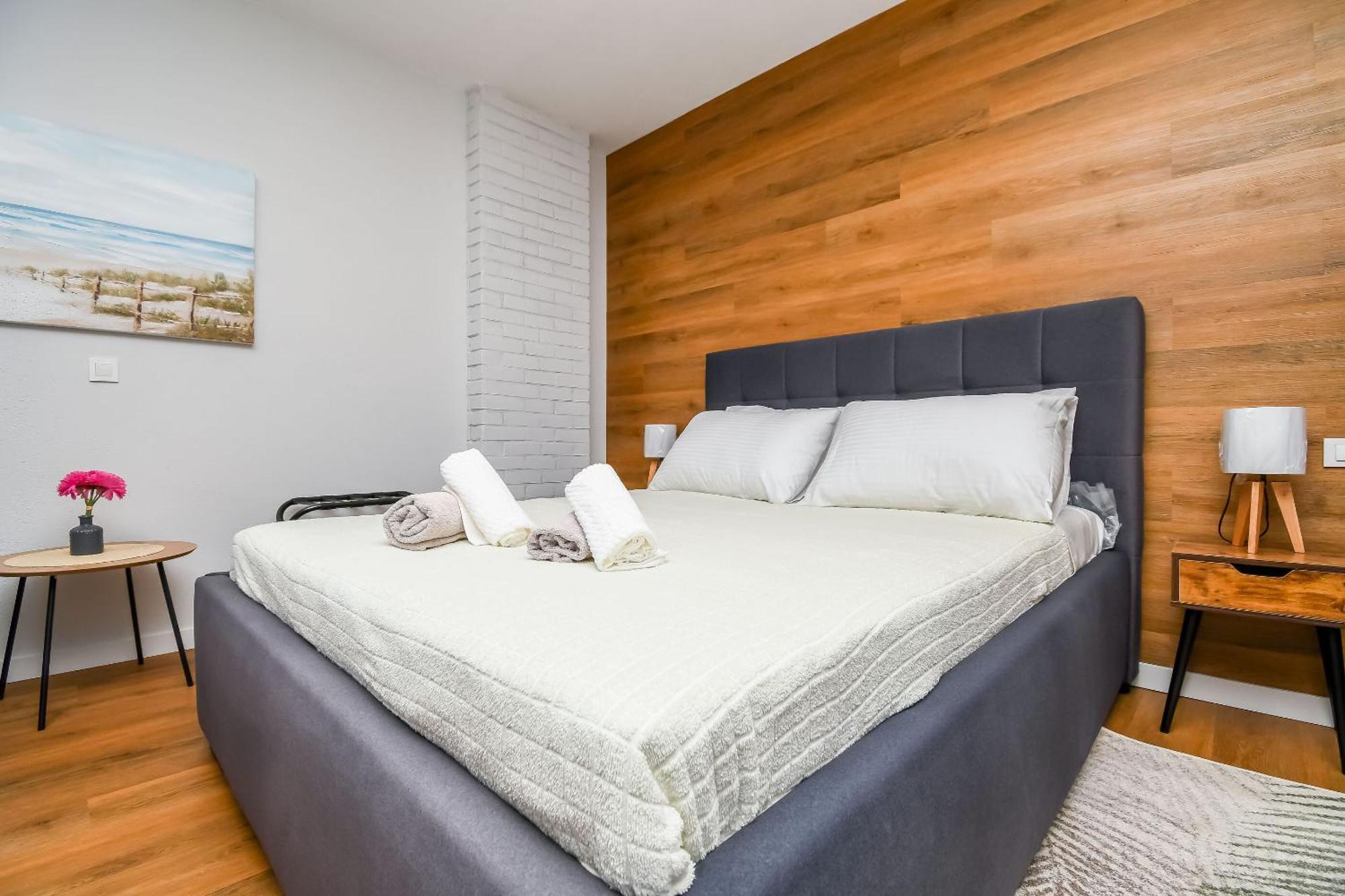 Apartments Neli โตรกีร์ ภายนอก รูปภาพ