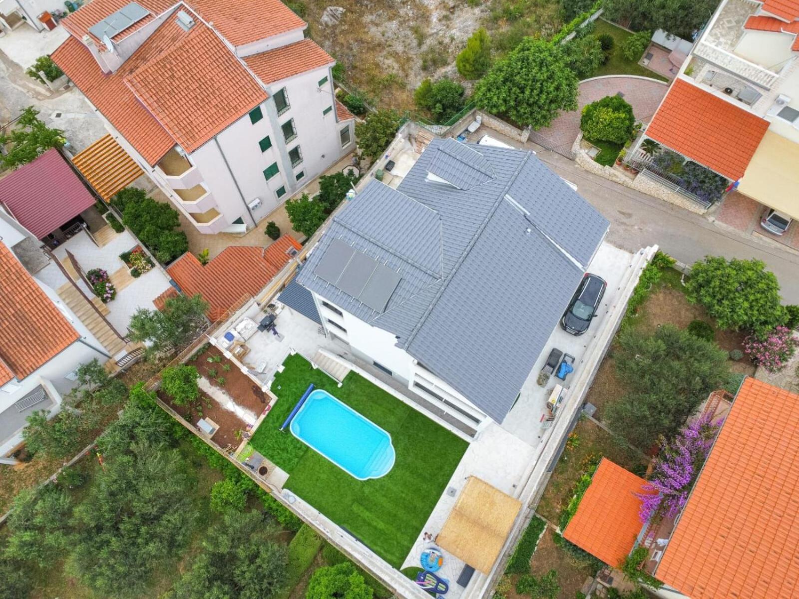 Apartments Neli โตรกีร์ ภายนอก รูปภาพ