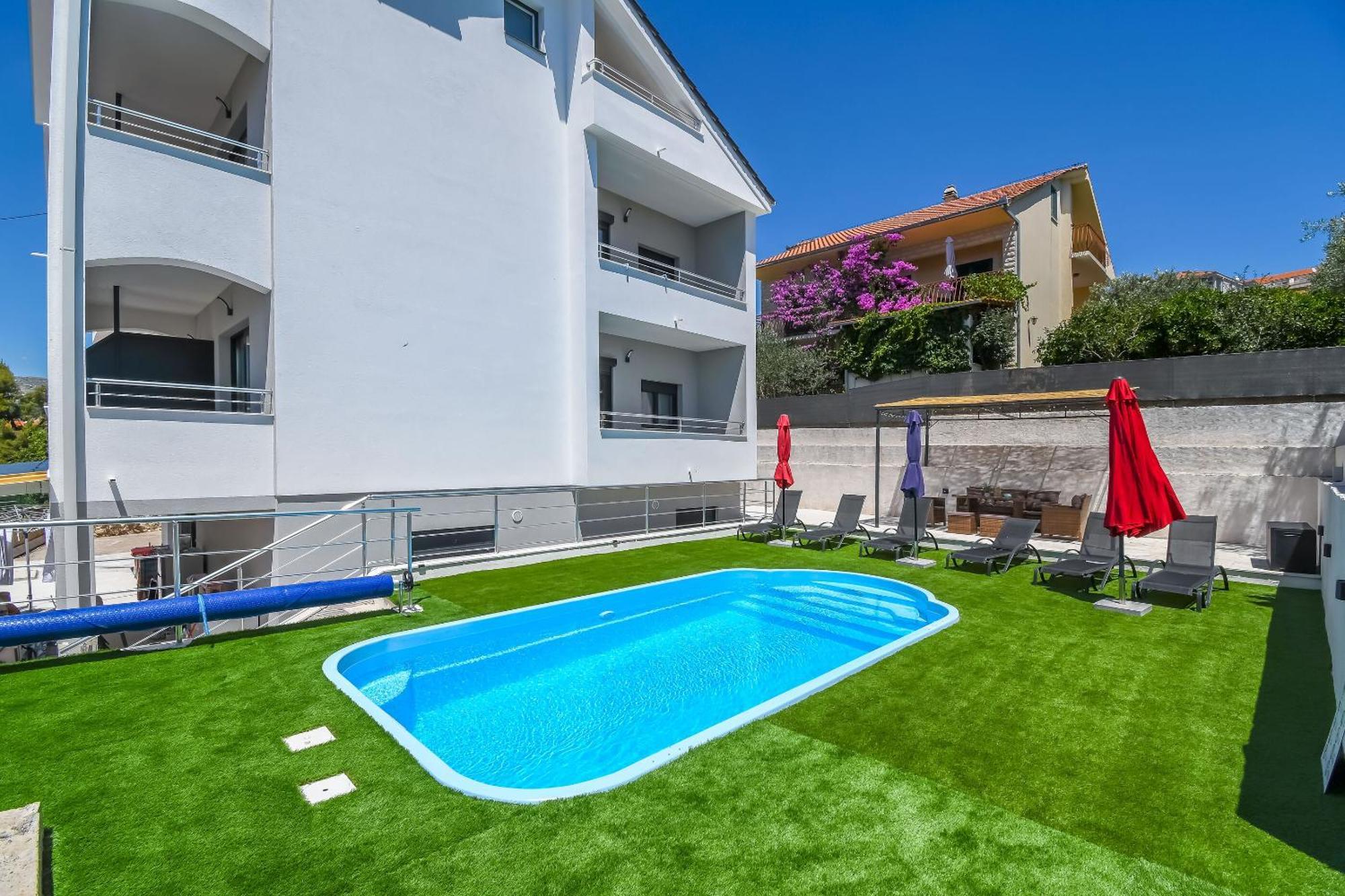 Apartments Neli โตรกีร์ ภายนอก รูปภาพ