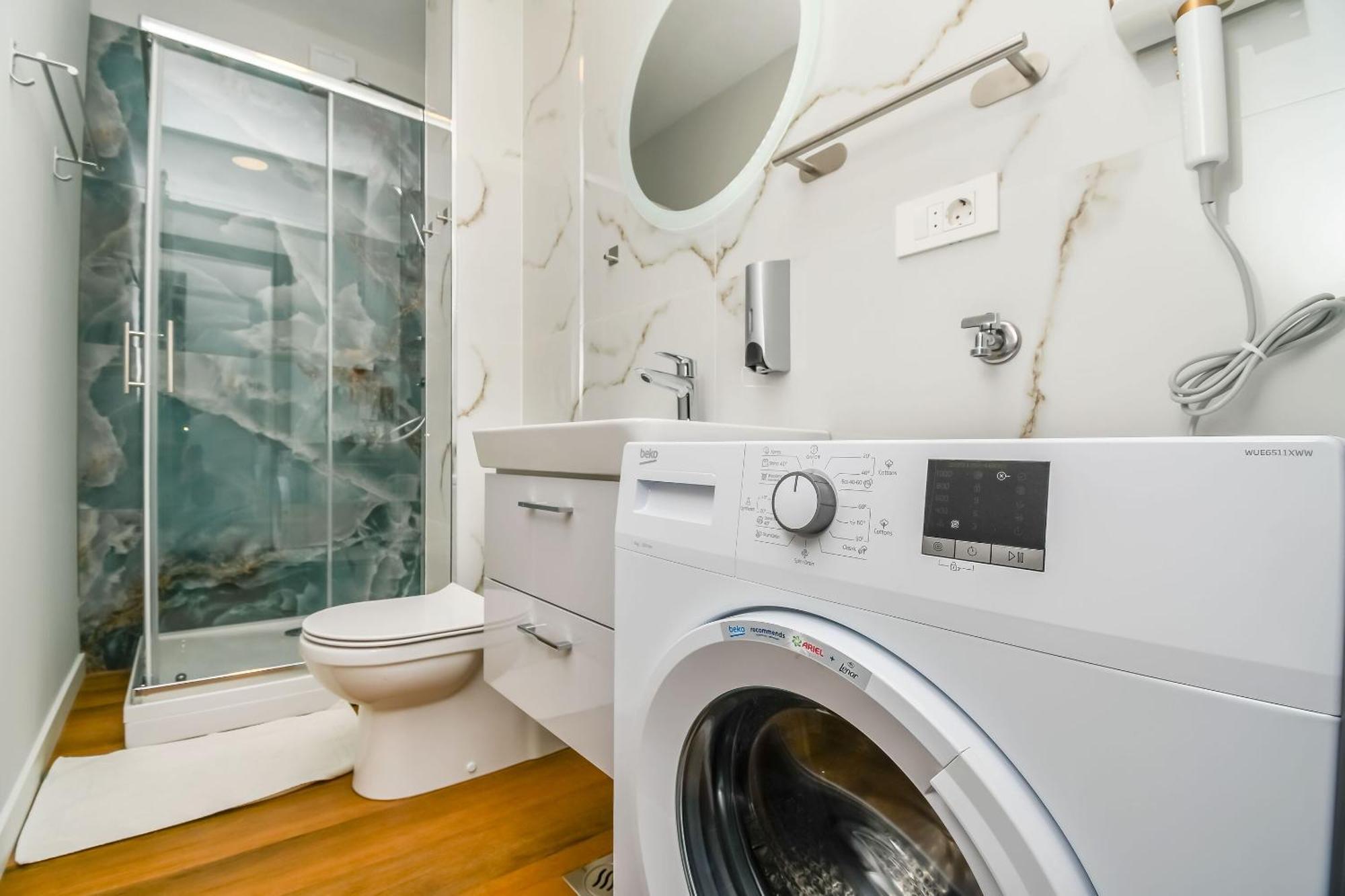 Apartments Neli โตรกีร์ ภายนอก รูปภาพ