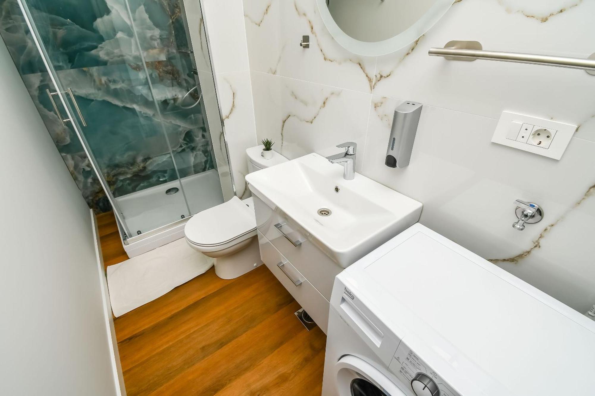 Apartments Neli โตรกีร์ ภายนอก รูปภาพ